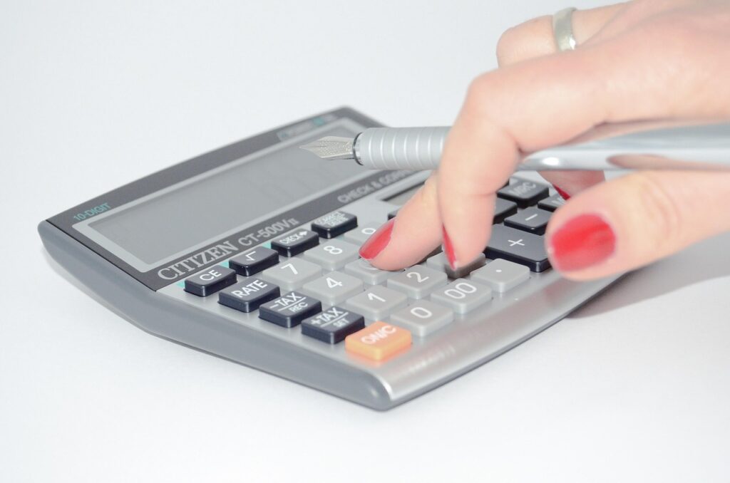 ストックフォトを利用する際の税金について知っておくべきことは？