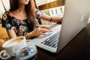 写真副業でSNSを活用した収益化の方法は？
